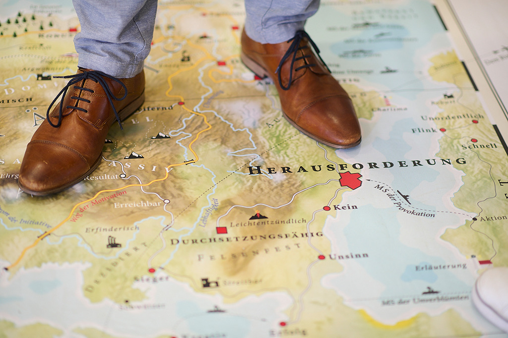 "nevo mapstell Landkarte des Verhaltens. Ein Ausschnitt aus der Landkarte des
                menschlichen
                Verhaltens, der ein Teil des enthusiastischen Stils zeigt, mit der Hauptstadt Herausforderung"