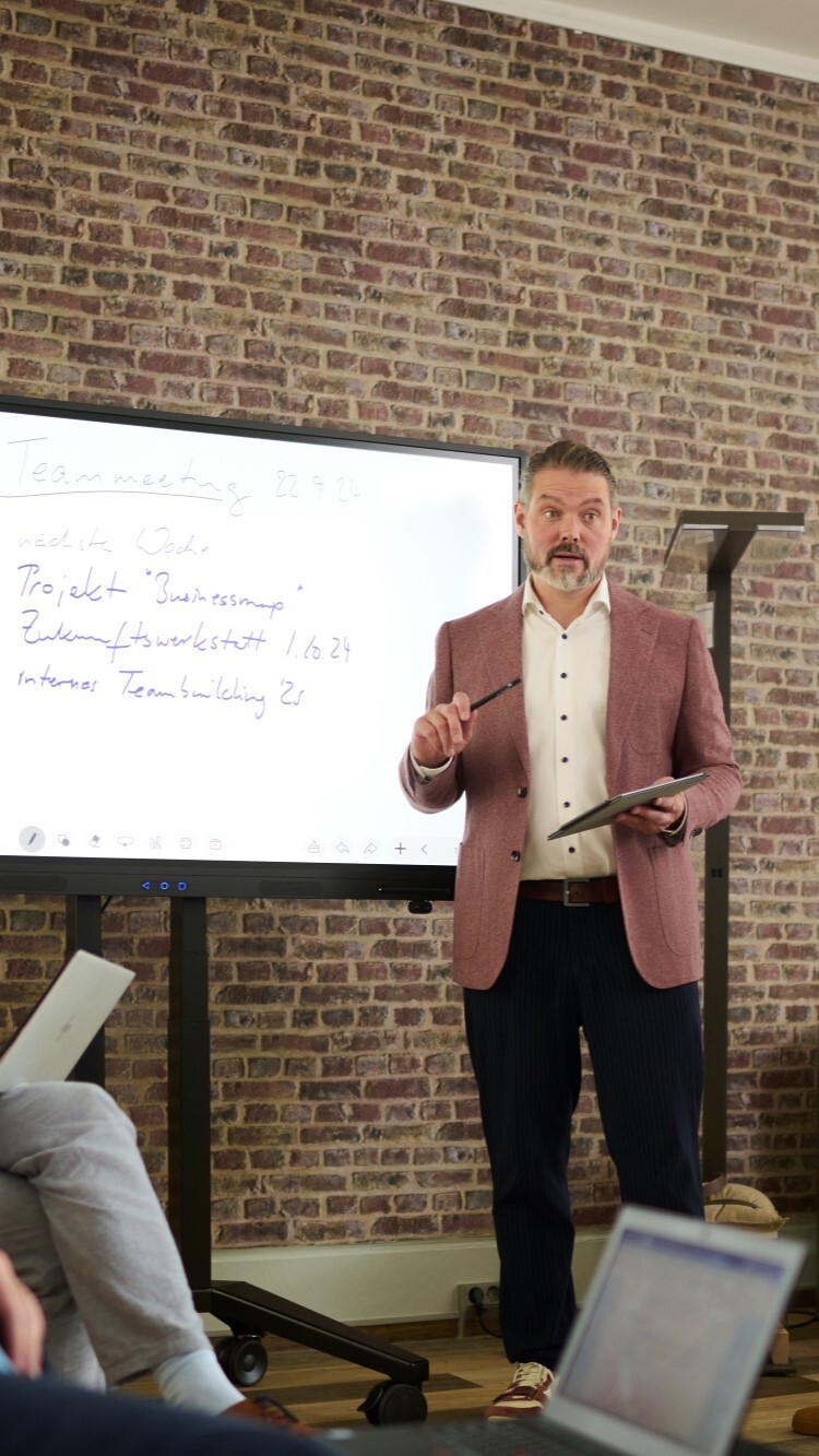 "Systemische Kulturentwicklung mit nevo. Gelingende Transformation in Unternehmen entscheidet sich meist auf der kulturellen und der partizipativen Ebene. "